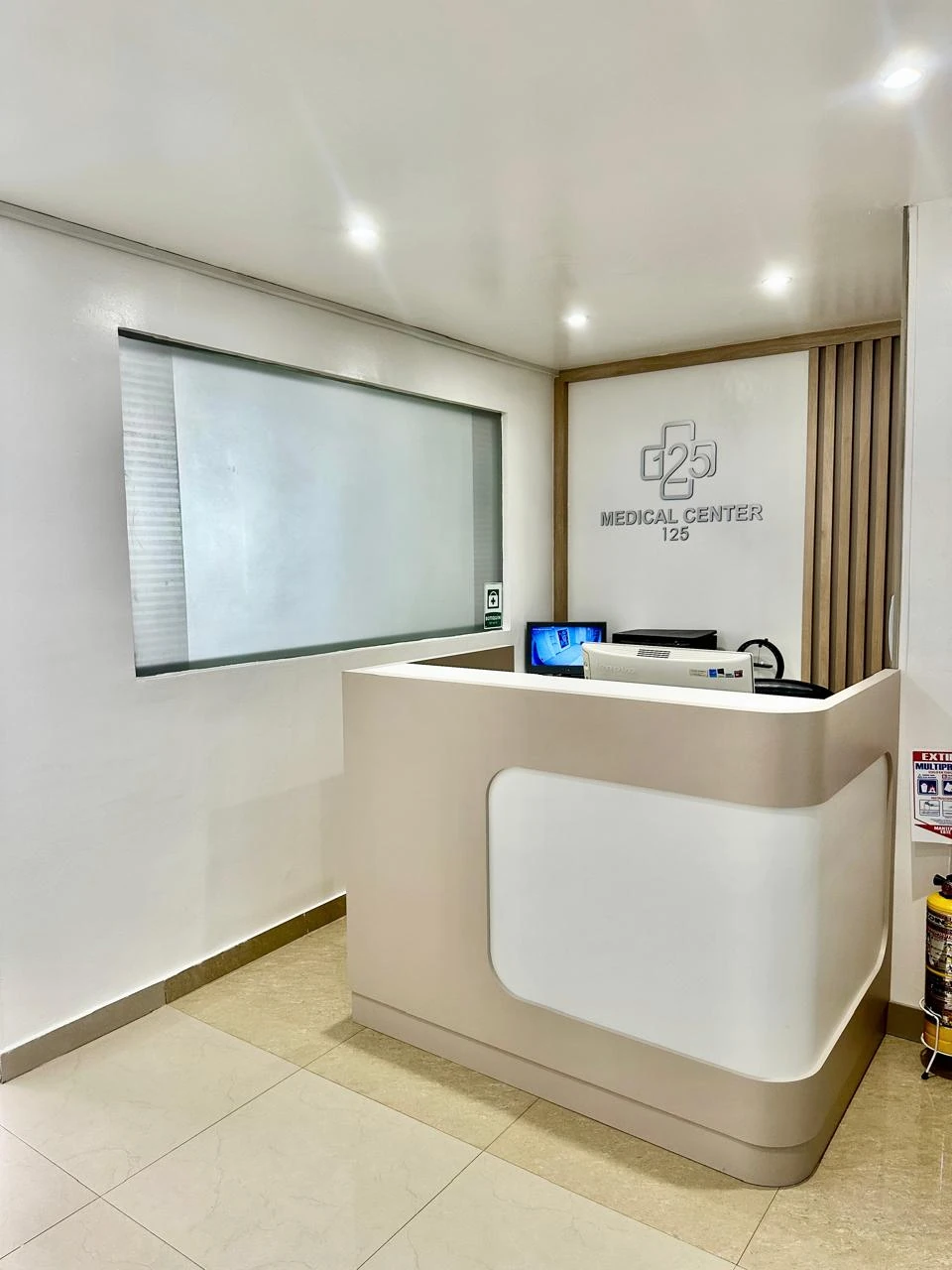 Recepción de Medical Center 125